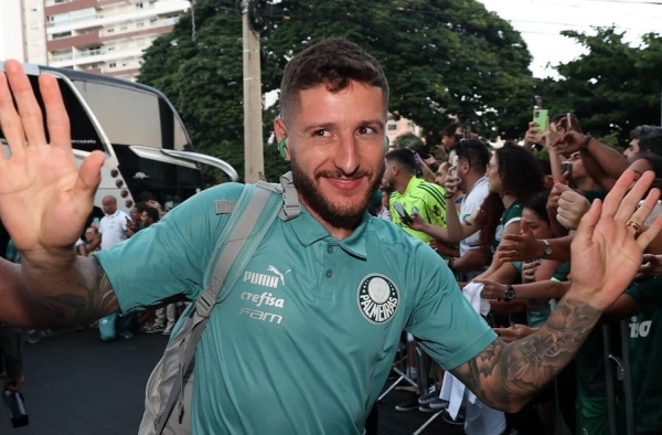 OLHAR DO PORCO: Dia do Palmeiras tem lesão de Zé Rafael e protesto da torcida por reforços