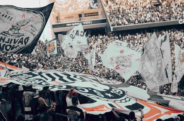 Organizadas do Corinthians convocam para protesto na porta do CT Joaquim Grava