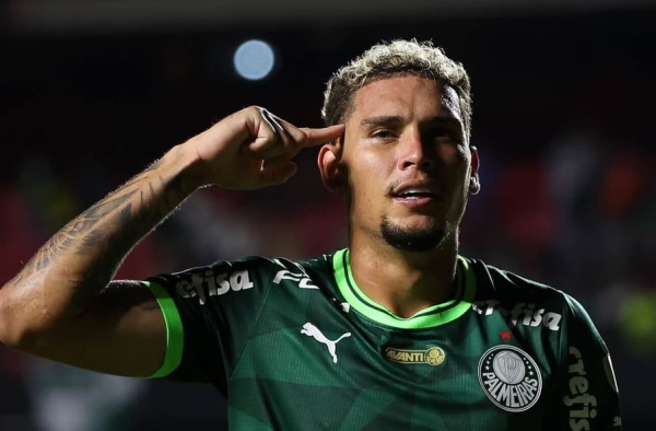 Palmeiras aguarda acertar últimos detalhes para negociar Rafael Navarro com o futebol dos EUA