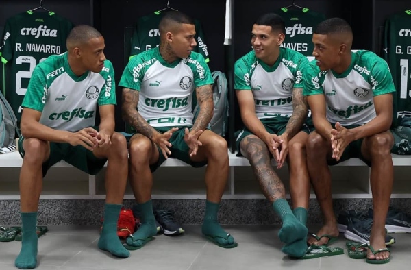 Palmeiras anuncia ‘pacotão’ de renovações de contrato com Crias da Academia