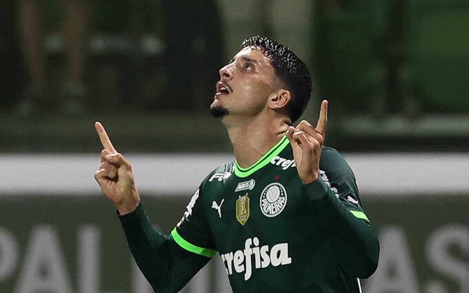 Palmeiras é acionado na Fifa por compra de Piquerez e tem 45 dias para pagar dívida