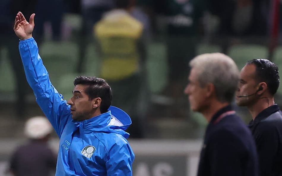Palmeiras enfrenta o Botafogo pensando em não perder liderança de vista