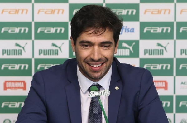 Palmeiras inicia semana importante celebrando três anos de Abel Ferreira