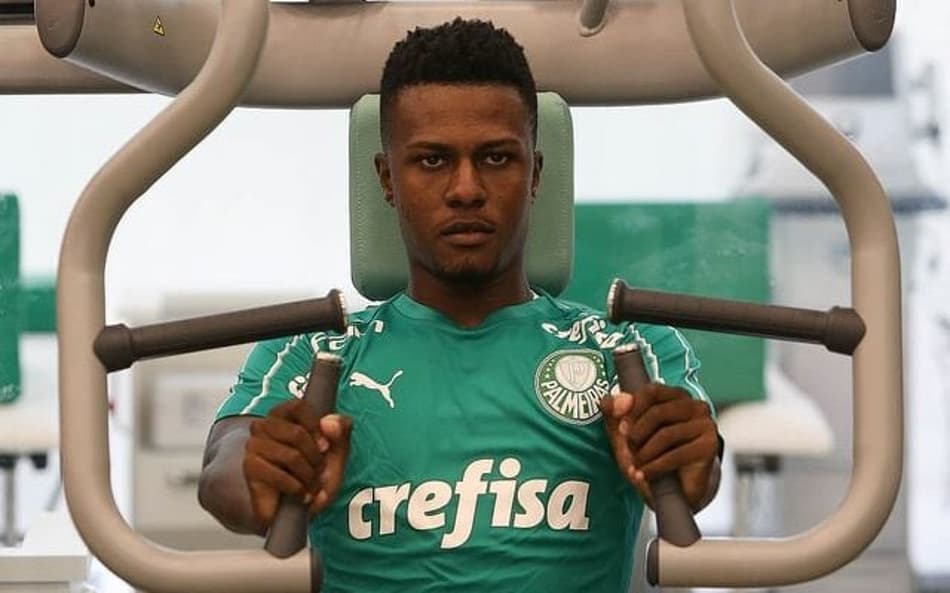 Palmeiras pode lucrar com negociação de zagueiro para o futebol da Turquia