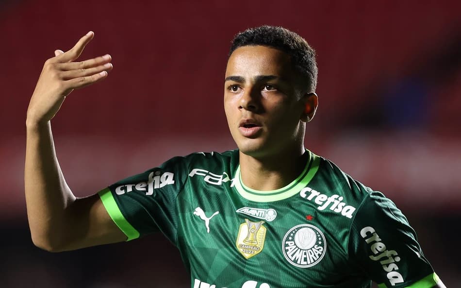 Palmeiras recebe calote por venda de joia da base e pode ir à Fifa