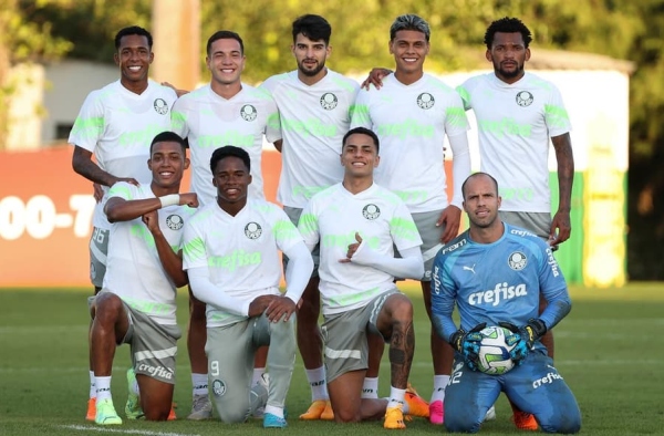 Palmeiras renova com joia da base e busca se blindar de assédio europeu