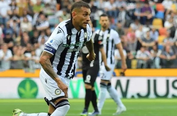 Palmeiras tenta ‘chapéu’ no Santos e busca contratação de Roberto Pereyra