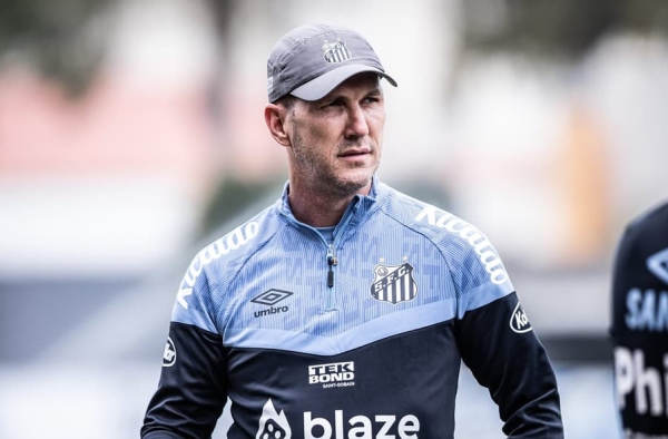 Paulo Turra procura ‘fórmula ideal’ para melhorar defesa do Santos