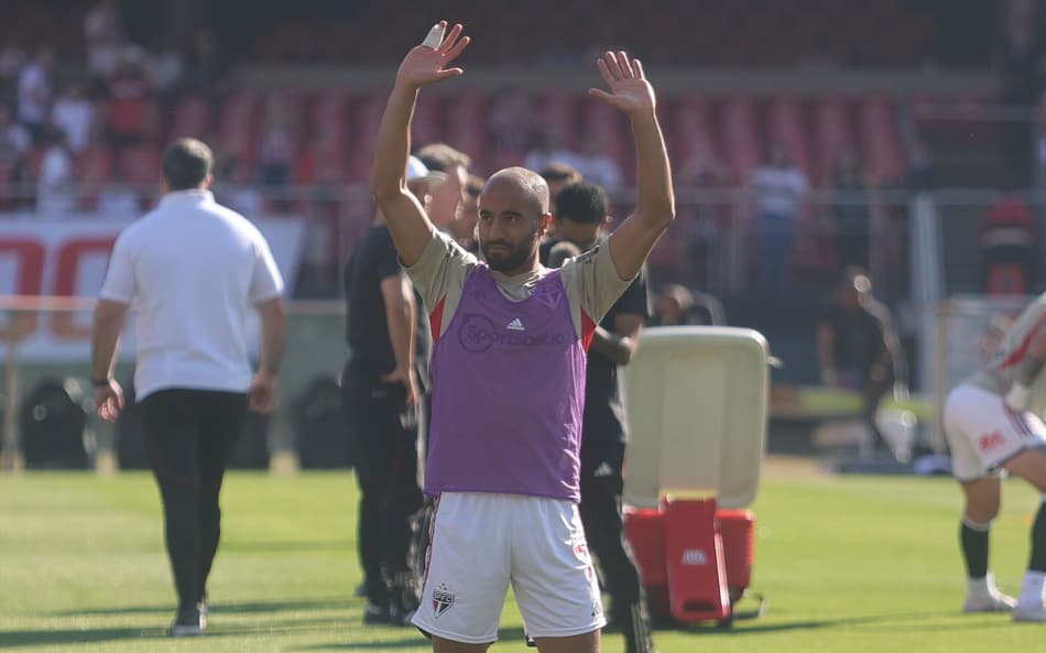 Pênalti, dribles, festa e derrota: a reestreia de Lucas Moura pelo São Paulo
