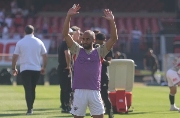 Pênalti, dribles, festa e derrota: a reestreia de Lucas Moura pelo São Paulo