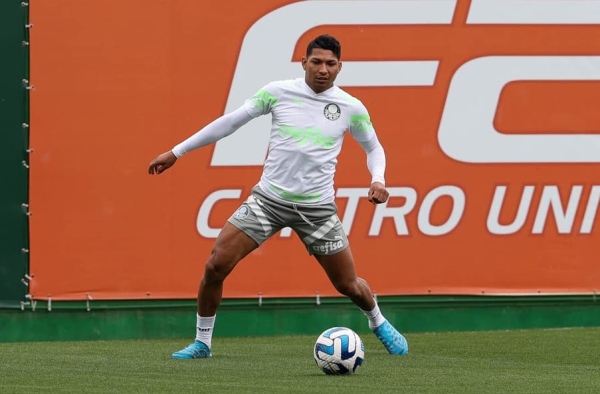 Prestes a completar 200 jogos pelo Palmeiras, Rony pede cautela com Atlético-MG