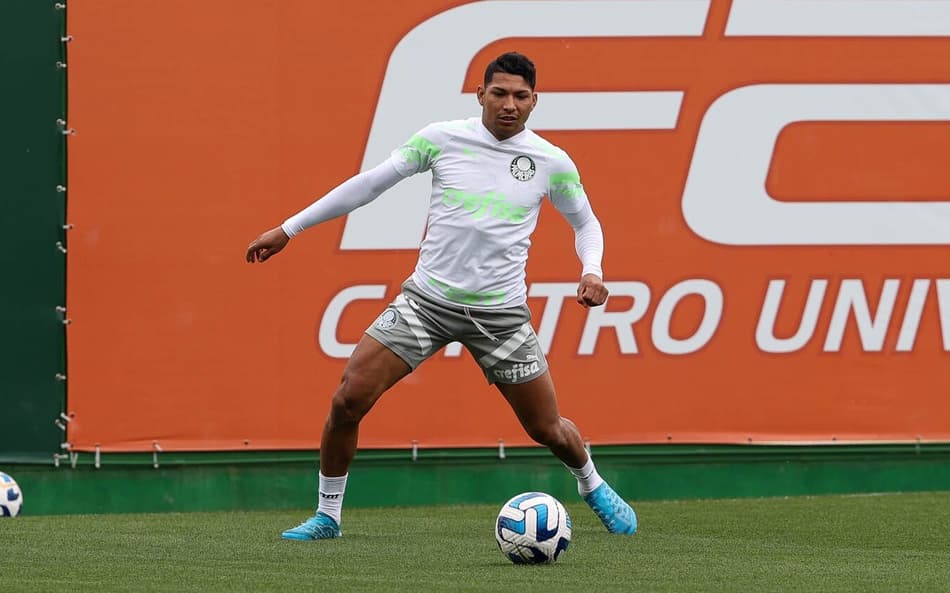 Prestes a completar 200 jogos pelo Palmeiras, Rony pede cautela com Atlético-MG