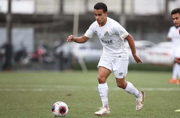 Promessa do Santos aposta na qualidade do elenco para duelo contra Flamengo pelo Sub-20: ‘Temos nossos pontos fortes’