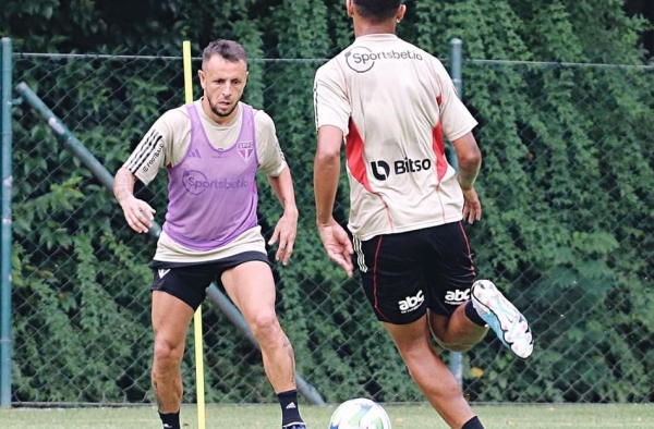 Rafinha se recupera de lesão no São Paulo e treina com grupo pela primeira vez; Calleri inicia transição física