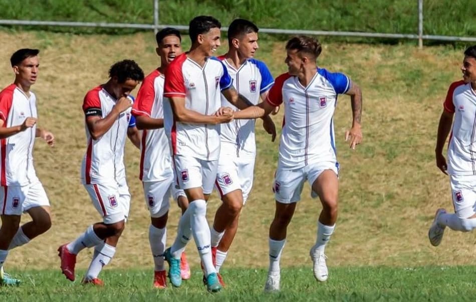 Rayann vibra com invencibilidade do Paraná no Estadual sub-20: ‘Elenco forte’