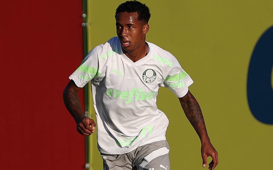 Relacionado por Abel, Kevin já tem gol pelo profissional do Palmeiras e é bicampeão da Copinha