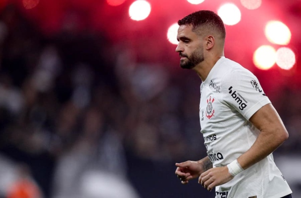Renato Augusto acredita em renovação ‘curta’ com o Corinthians e revela planos para o futuro