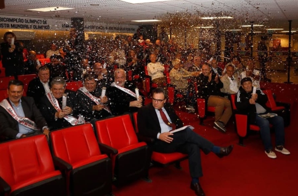 Reunião com taça no São Paulo vira motivo de atrito nos bastidores
