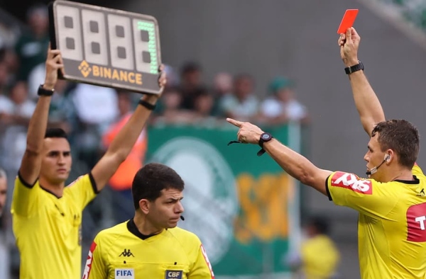 Rigor contra reclamações e mais acréscimos: L! debate as novas orientações da CBF para a arbitragem