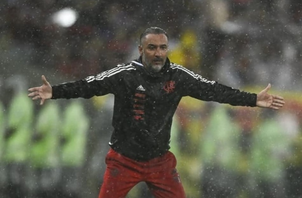 Rivais ‘lamentam’ demissão de Vítor Pereira do Flamengo: ‘Injustiça’