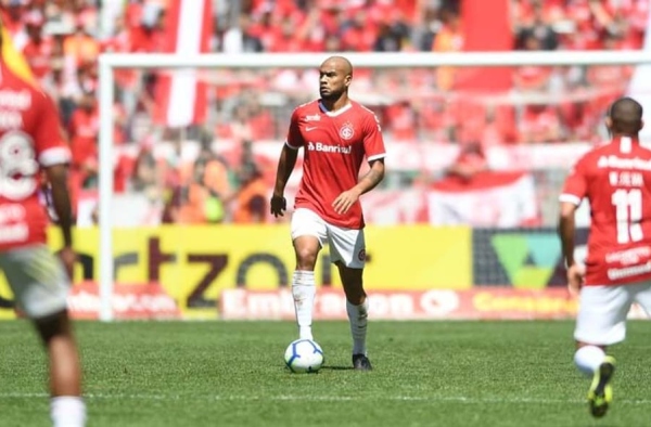 Rodrigo Moledo, do Internacional, é suspenso pela Conmebol por doping