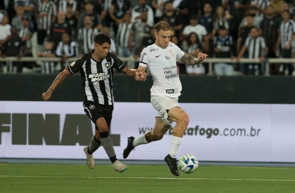 Róger Guedes cobra mudança de postura após derrota do Corinthians e dispara: ‘O time tem que jogar mais’