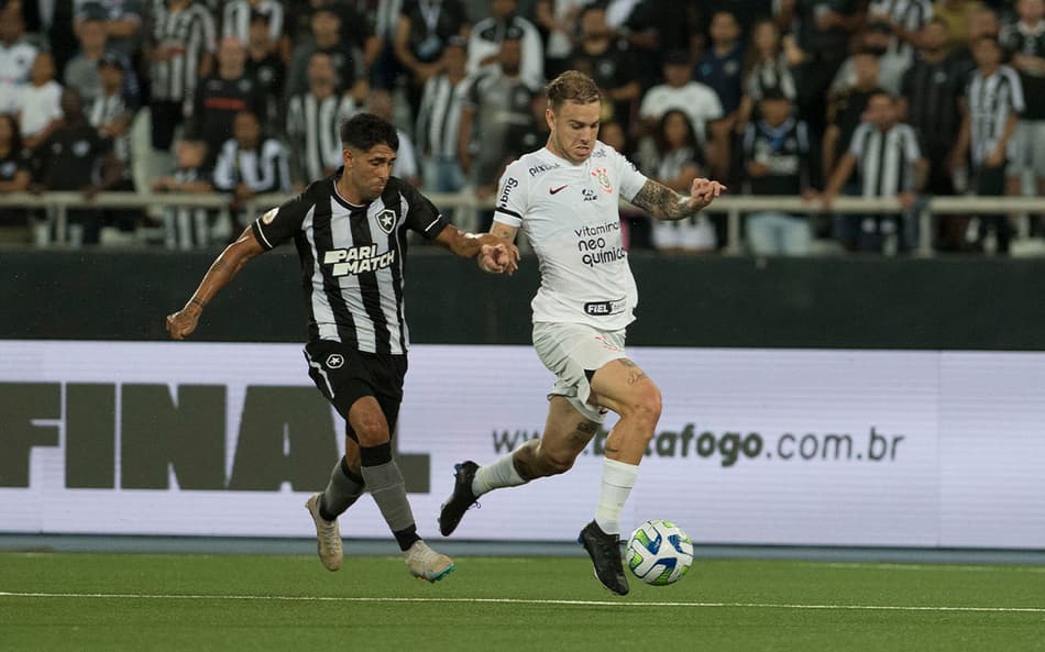 Róger Guedes cobra mudança de postura após derrota do Corinthians e dispara: ‘O time tem que jogar mais’