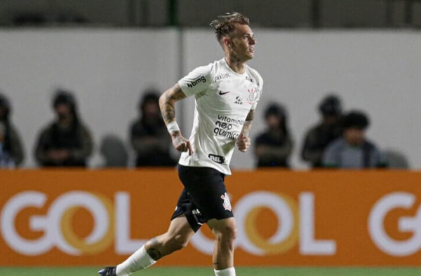 Róger Guedes lamenta gol no fim do Flamengo e vê melhora do Corinthians: ’Fomos muito bem no jogo’