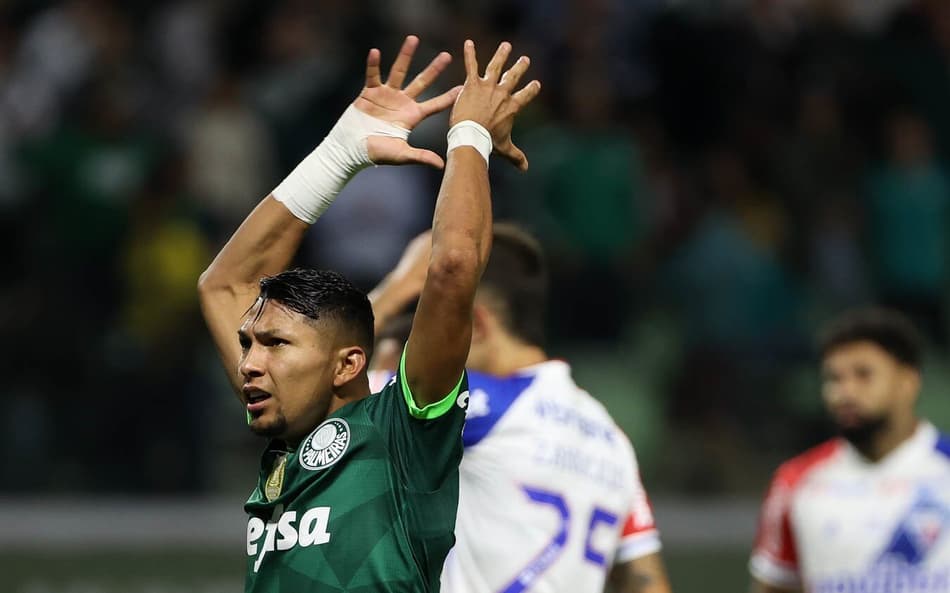 Rony vive jejum de gols no Palmeiras, mas números reforçam importância para o time