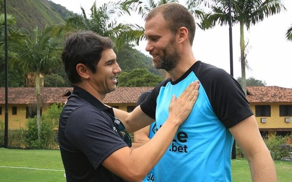 SAF do Botafogo traça planejamento em relação à nova comissão técnica do Alvinegro; veja os detalhes!
