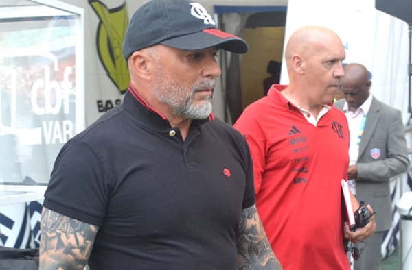 Sampaoli cita falta de maturidade no Flamengo e explica as cinco substituições de uma só vez