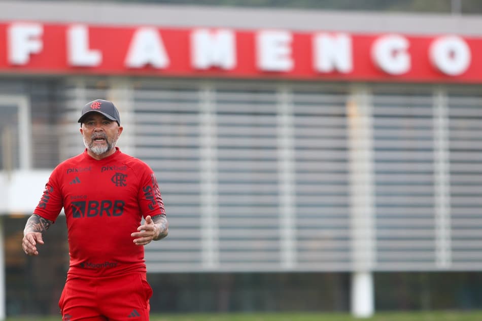 Sampaoli surpreende em primeira escalação no Flamengo; veja o time titular contra o Ñublense