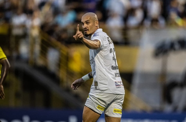 Santos e Maicon encaminham rescisão, e zagueiro interessa ao Vasco