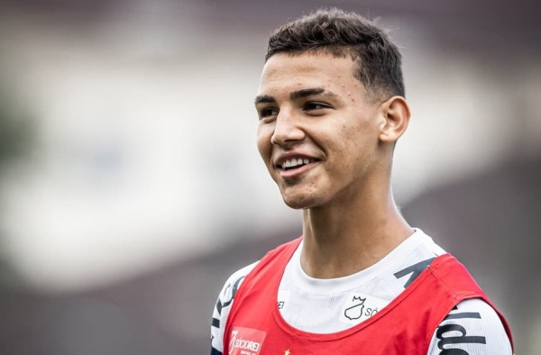 Santos recebe proposta milionária do Chelsea por Deivid Washington