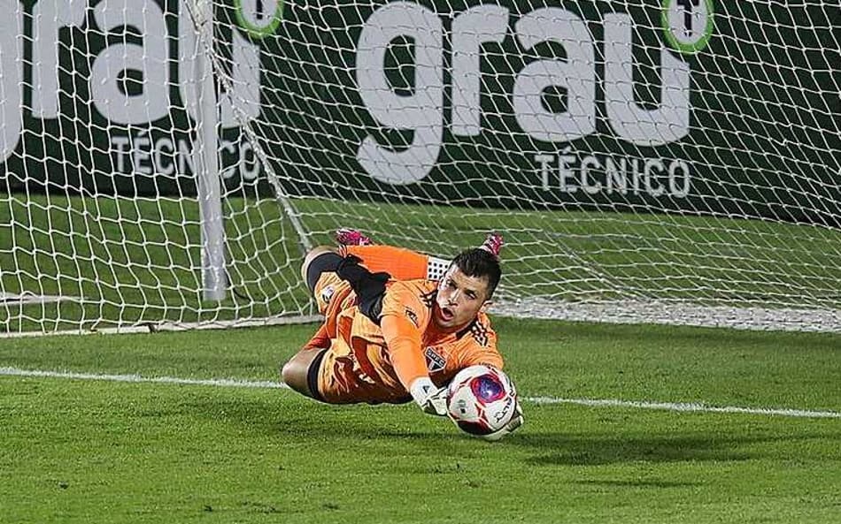 São Paulo atrasa acordo com Volpi e é processado pelo goleiro