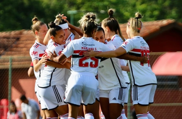 São Paulo vence o Athletico-PR e segue na briga para avançar de fase no Brasileirão Feminino