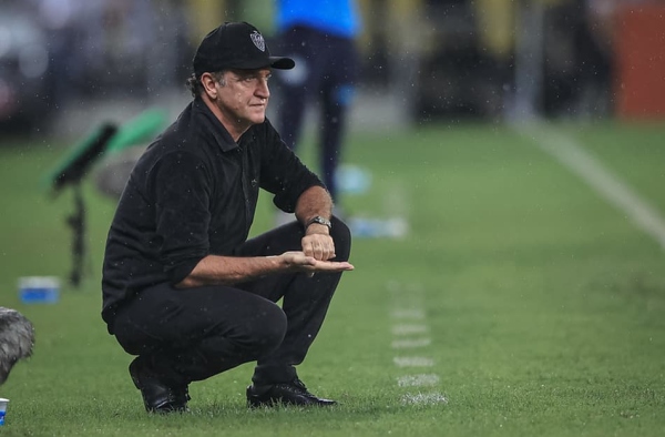 ‘Sem querer’, Cuca pode virar aliado político da diretoria do Corinthians