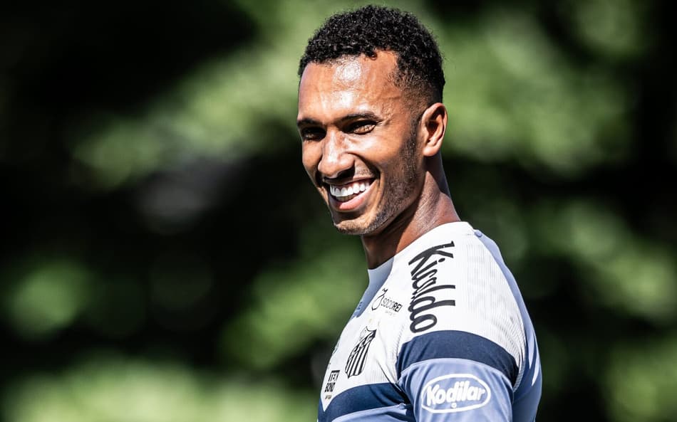 Sem ‘tapetinho’ do Allianz, Lucas Braga vê Palmeiras em desvantagem contra o Santos