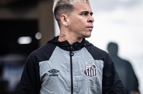 Soteldo se manifesta pela primeira vez após ser afastado do Santos