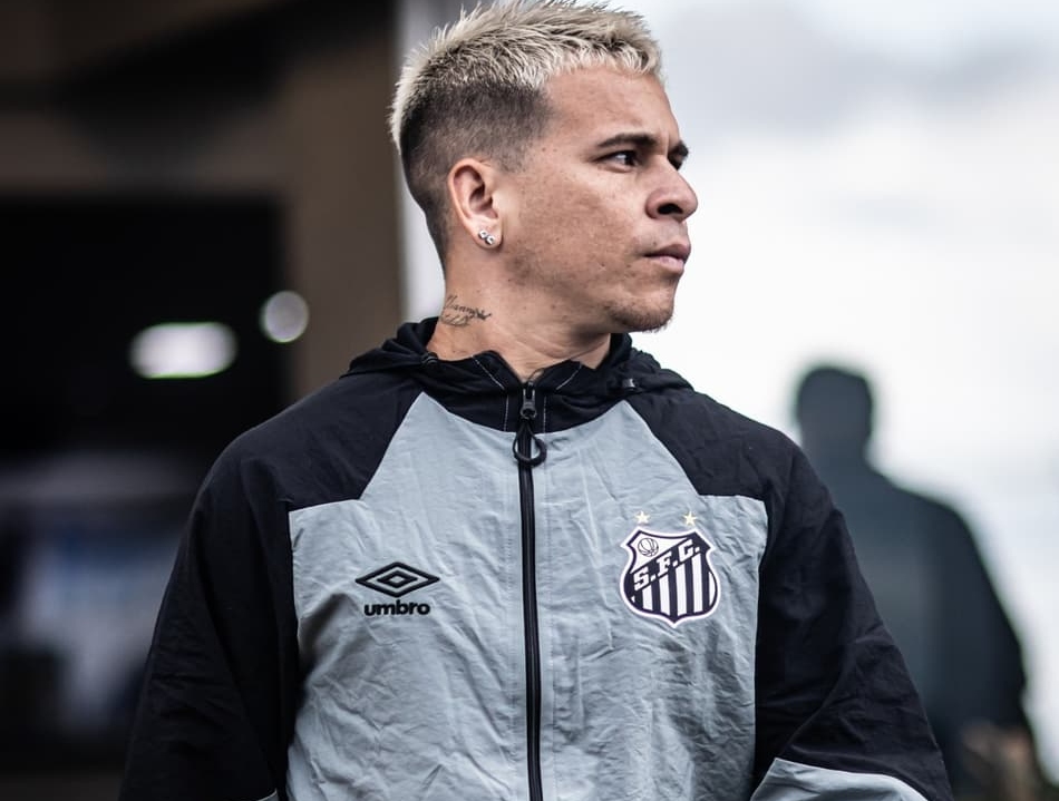 Soteldo se manifesta pela primeira vez após ser afastado do Santos