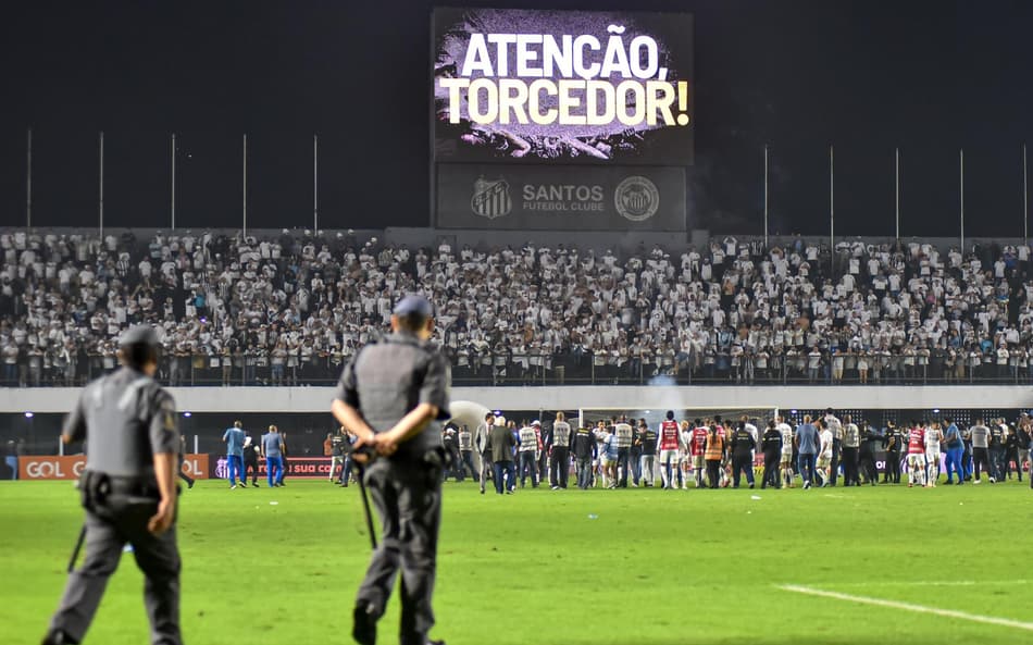 STJD reduz pena, e Santos terá torcida na Vila Belmiro contra o Grêmio