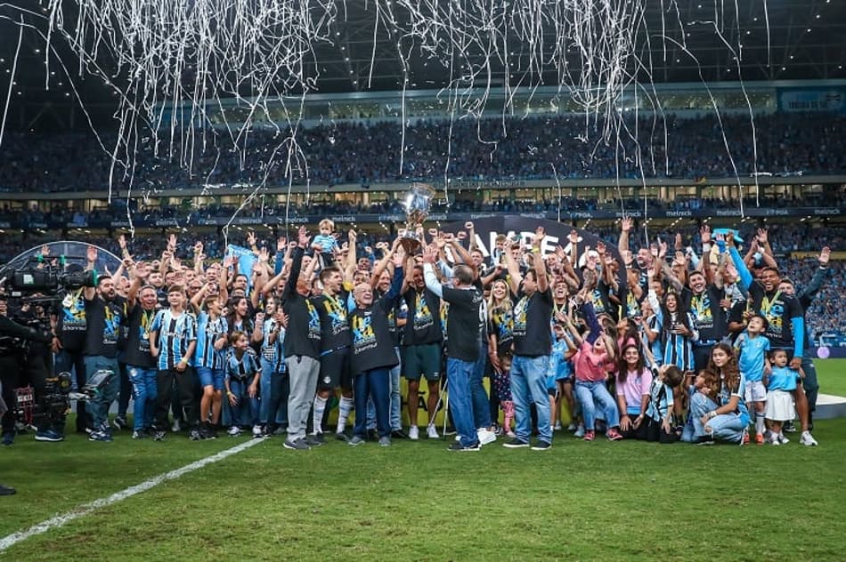 Suárez marca de pênalti, Grêmio vence o Caxias e conquista o hexacampeonato do Gauchão