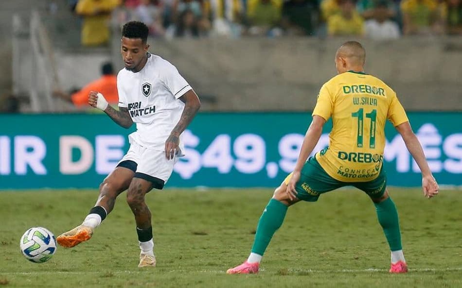 Tchê Tchê valoriza vitória do Botafogo e reconhece as qualidades do Cuiabá: ‘Muito difícil jogar aqui’