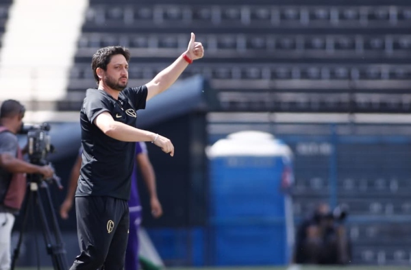 Técnico diz que jogadoras do Corinthians foram ameaçadas após manifestações