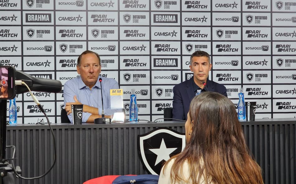 Textor exalta chegada de Lage, avalia possibilidade de reforços e garante: ‘Campeonatos vêm do amor, não do medo’