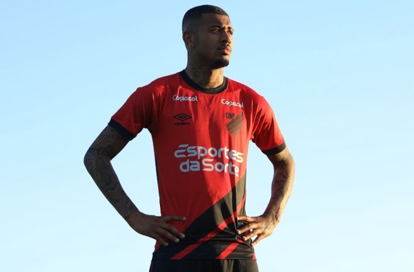 Thiago Andrade é anunciado como reforço do Athletico-PR