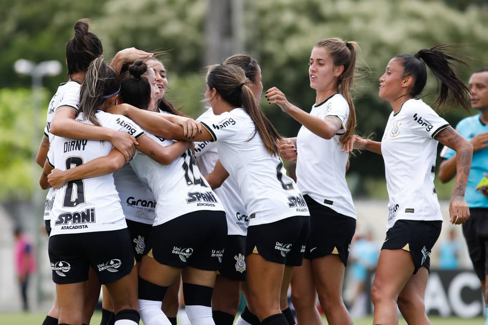 Time feminino do Corinthians se posiciona sobre Cuca: ‘Respeita as Minas não é uma frase qualquer’