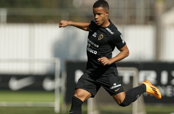Titulares fazem regenerativo, e Corinthians inicia preparação para encarar o Atlético-MG com ‘invasão’ da base