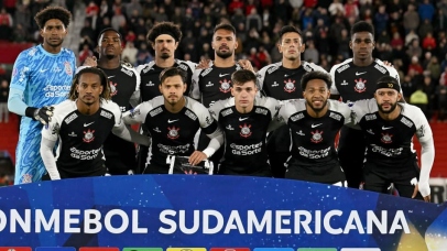 Torcedores do Corinthians apontam culpado na eliminação da Sul-Americana