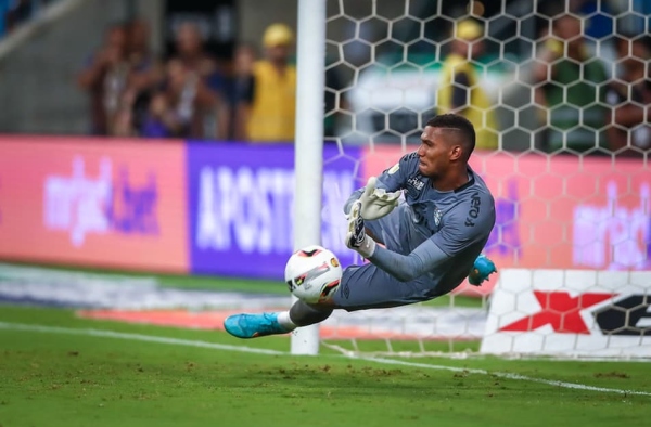 Torcedores do Grêmio se revoltam com gol do Cuiabá e pedem Adriel; veja reações da web